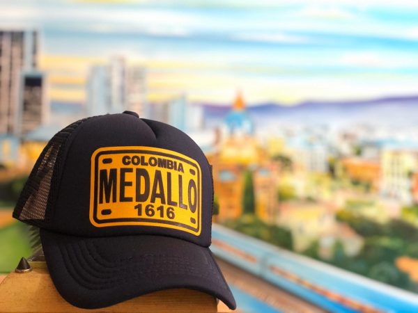 gorra-malla-placa-medellin