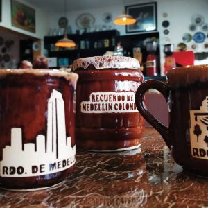 Mugs raquira. Pocillos representativos de la cultura colombiana