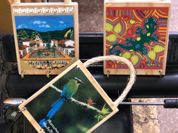 portallaves para el hogar con estilos de aves típicas colombianas